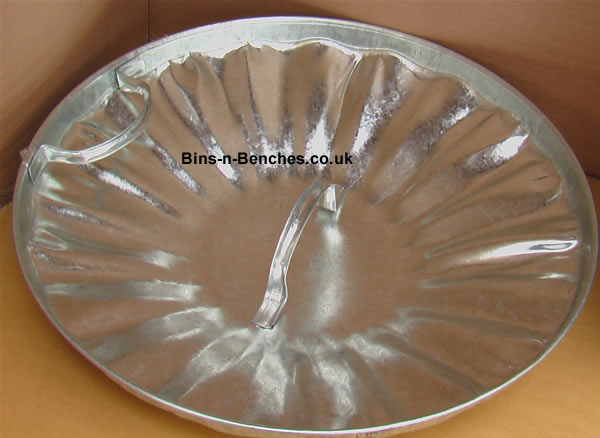 Dustbin lid with single handle fixed to the inside ideal Roman shield ?